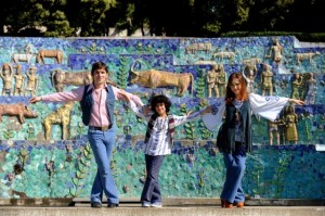 la-kryptonite-nella-borsa-cristiana-capotondi-libero-de-rienzo-e-luigi-catani-figli-dei-fiori-in-una-221717