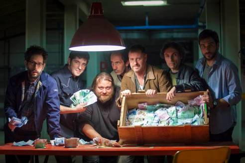 smetto-quando-voglio-paolo-calabresi-valerio-aprea-stefano-fresi-pietro-sermonti-libero-de-rienzo-edoardo-leo-lorenzo-lavia-foto-promozionale-2_mid