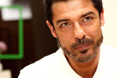 Alessandro Gassman sees the value of Twitter - follow him at @GassmanGassman