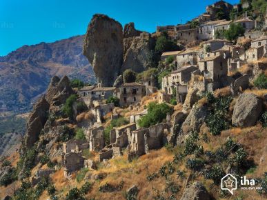Calabria-Pentedattilo-a-village-of-aspromonte