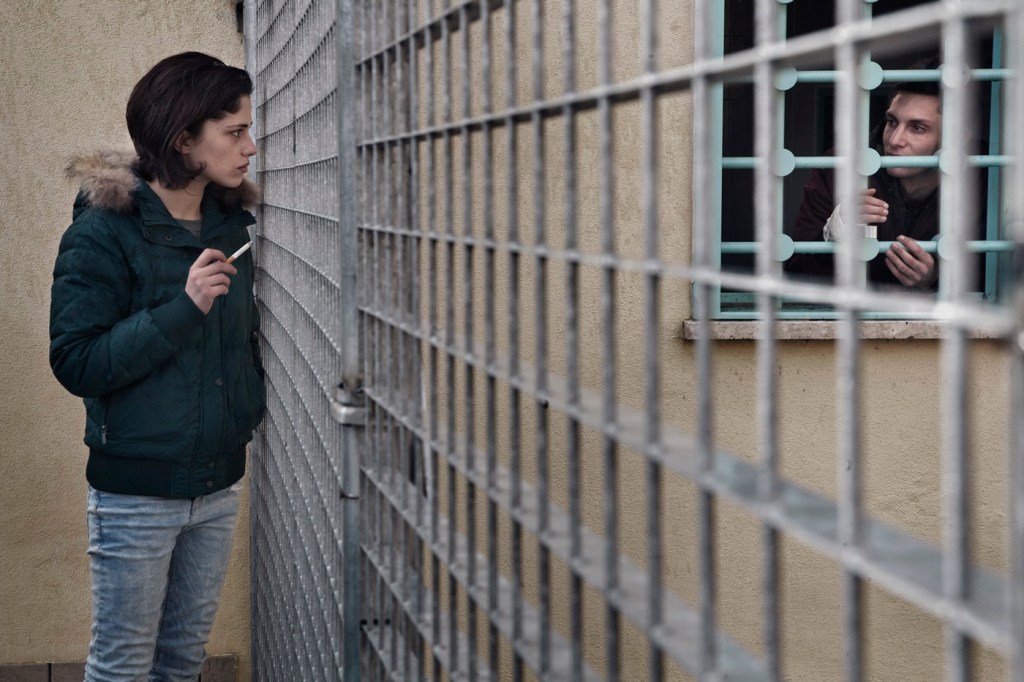 fiore-2016-claudio-giovannesi-002